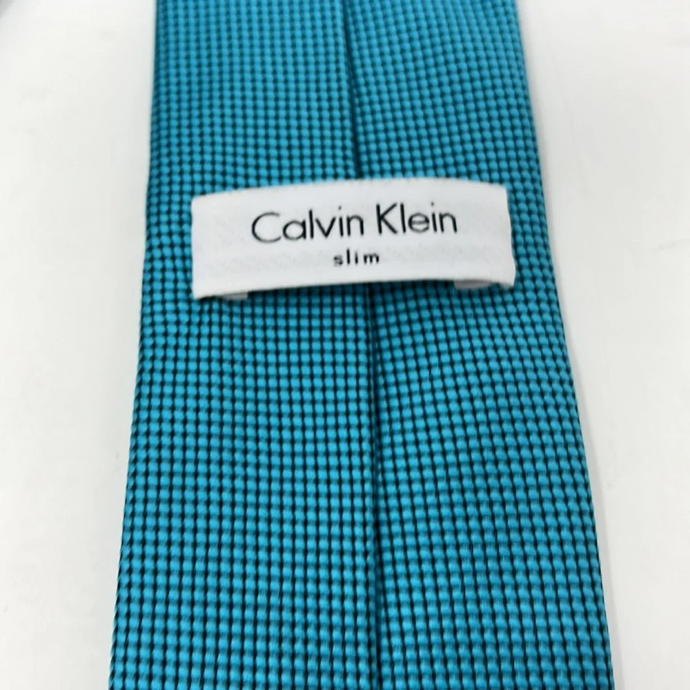 Calvin Klein slim blue tie